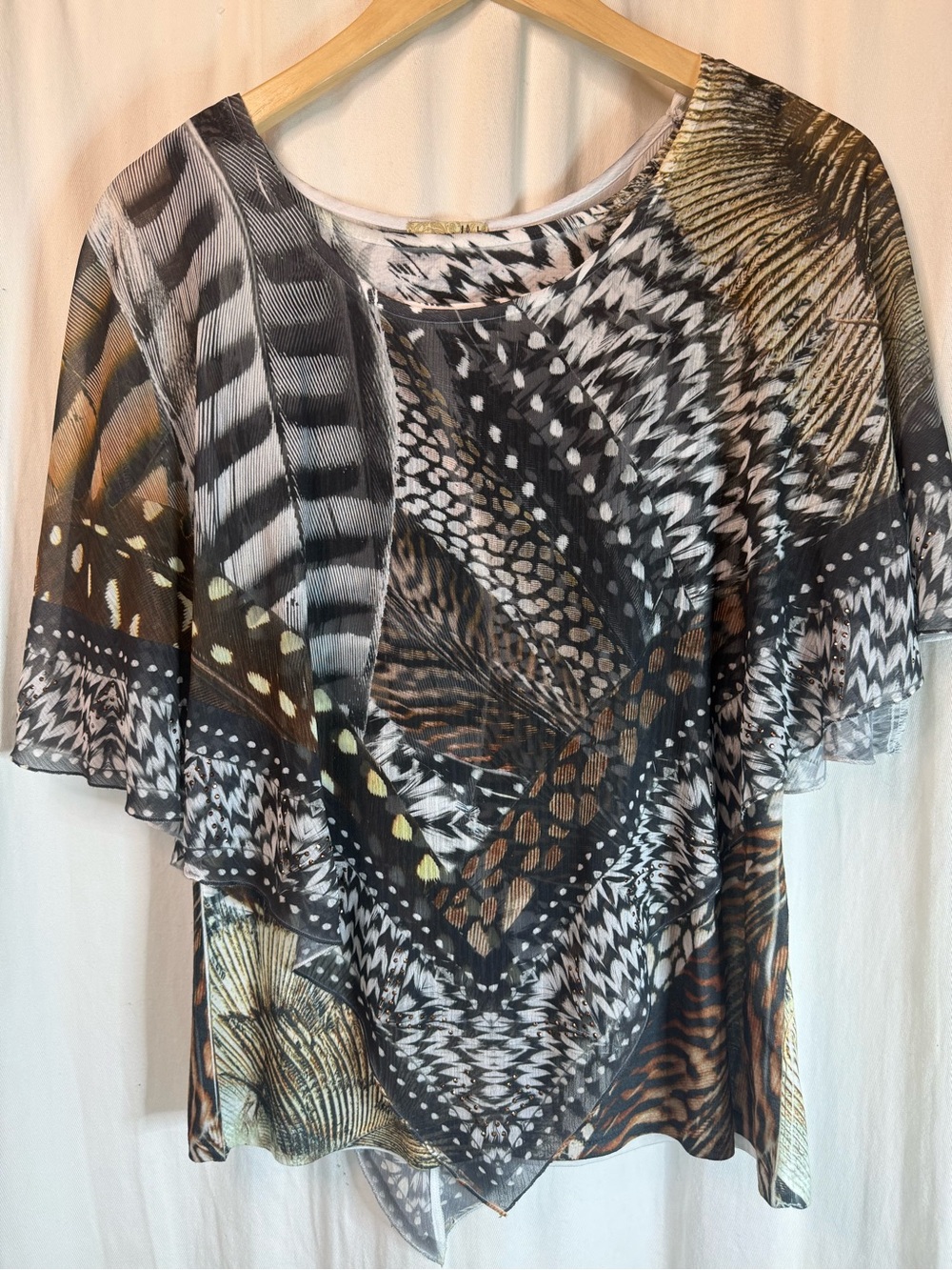 🪶BEAUTIFUL One World 2pc Feather Print Poncho Tank Top Blouse 🪶
